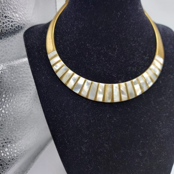 Vintage Brass Choker w/Mother of Pearl  & Brass Cuff w/MOP,  GC. - Picture 11 of 12